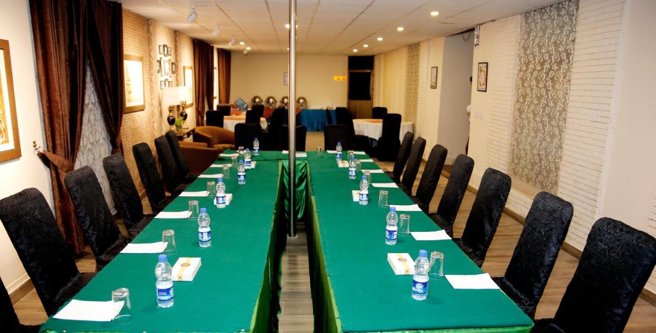 Ambassador Suites & Hotel イスラマバード エクステリア 写真